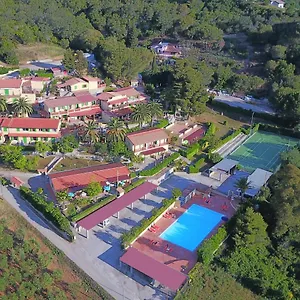 https://villaggio-turistico-la-valdana.it-tuscanyhotel.com